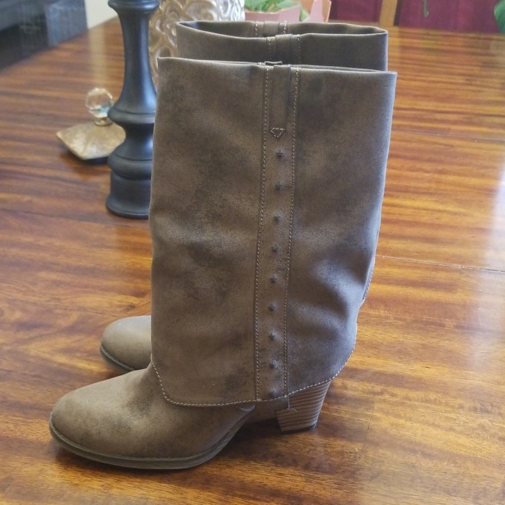 Tan boots - Picture 3 of 4